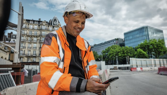 Customer using Mobile to self-service on Hilti app